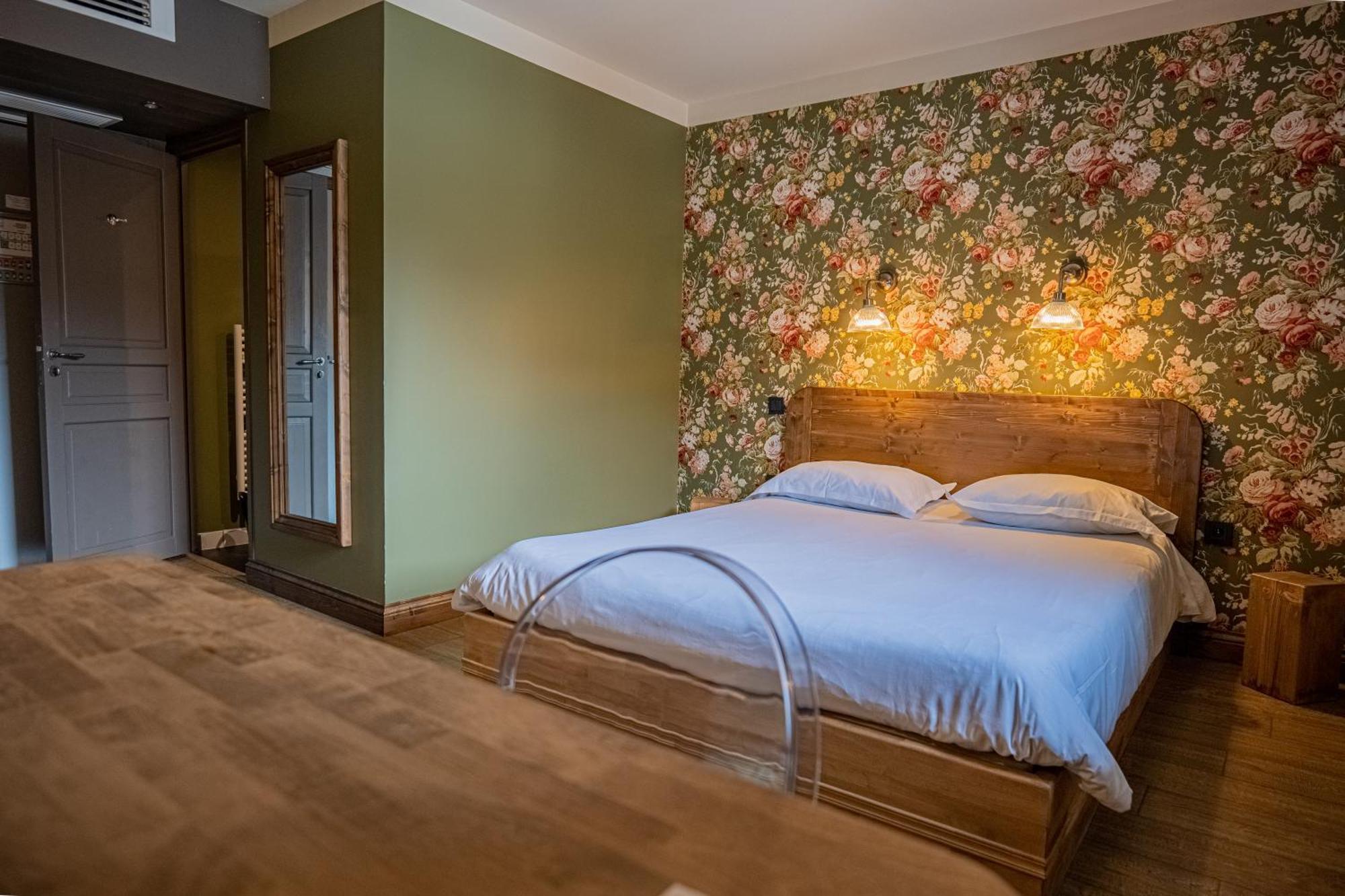 La Maison Rouge Chambery Exterior photo